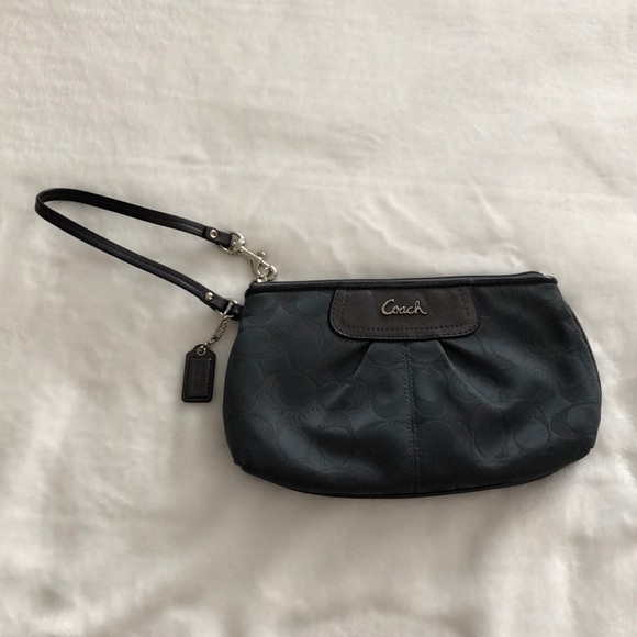 Coach Handbags - Coach Wrislet